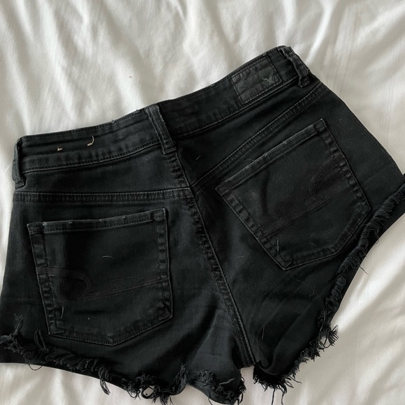 Black shorts - Picture 2 of 3